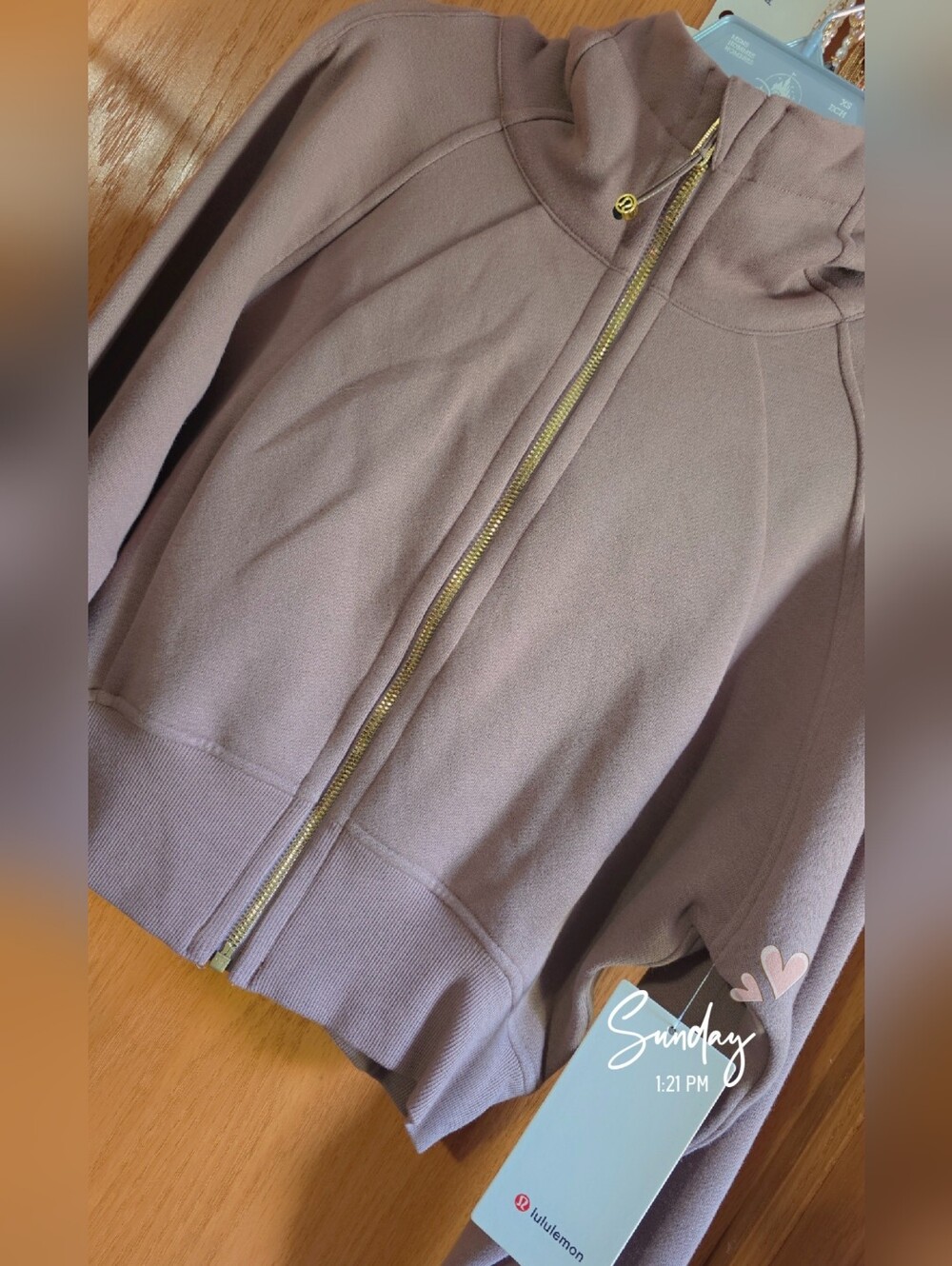 LULULEMON NWT CROPPED HOODIE